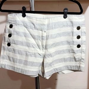 Twill shorts with button detail